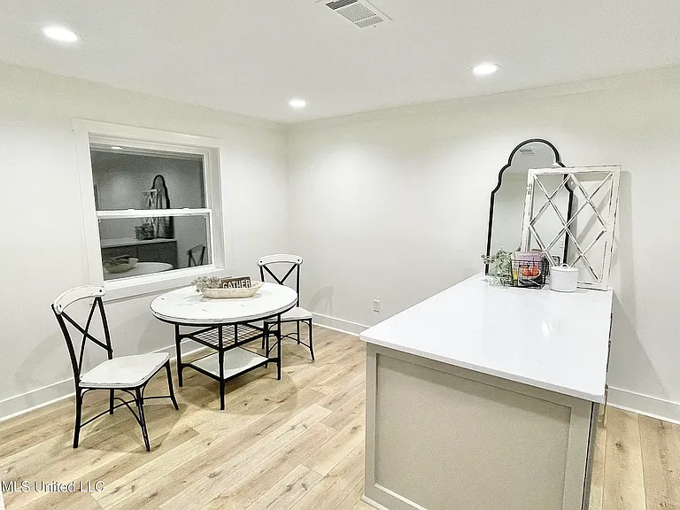 107 Pine Rd — Photo 6