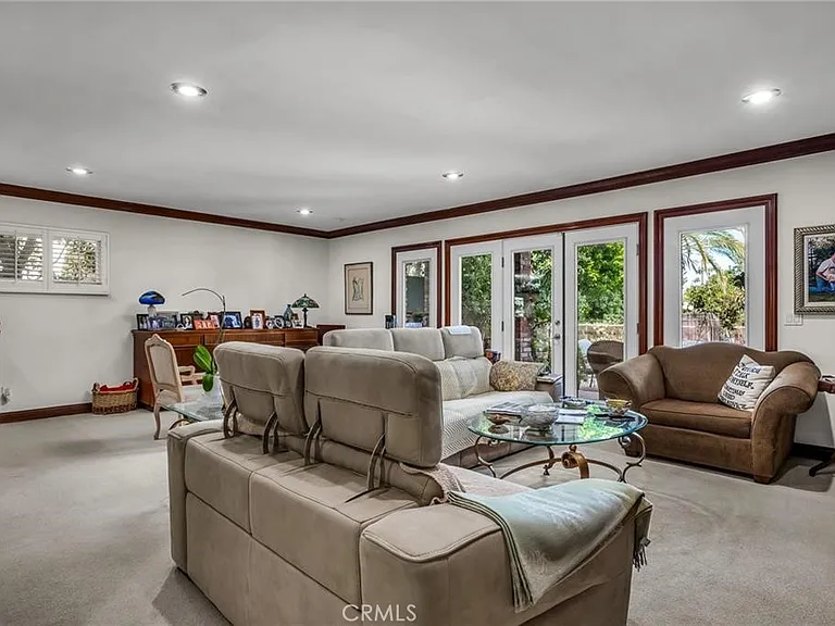 18423 Linnet St — Photo 17