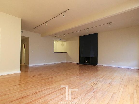 4th image of 1425 N Dearborn St #Fa2