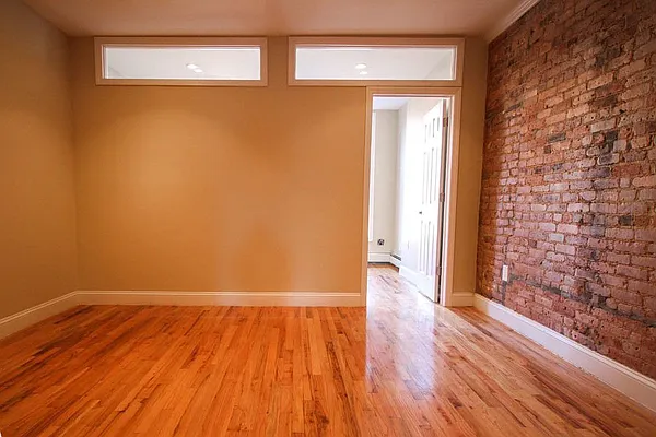 Rented by Hagstrom Management Inc | media 11