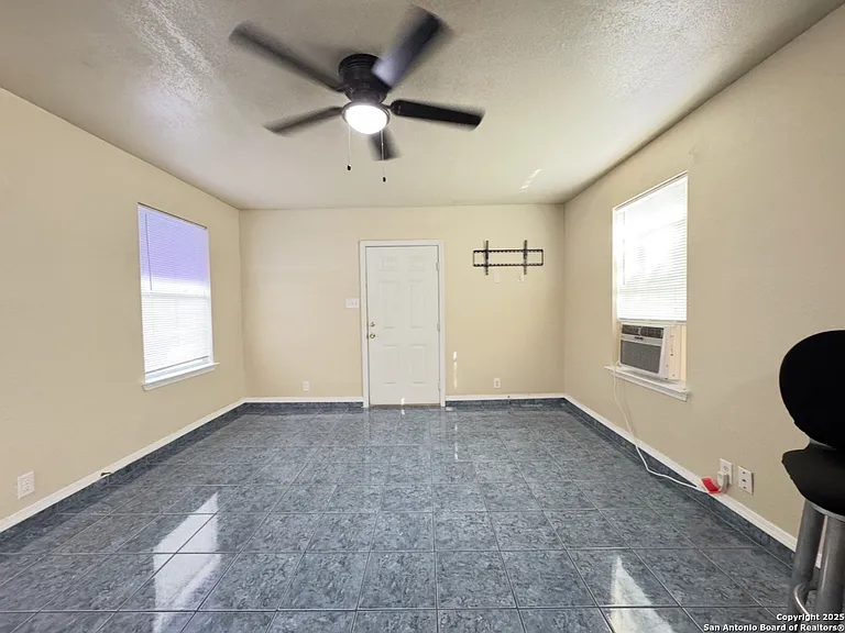 14424 Higgins Rd — Photo 8