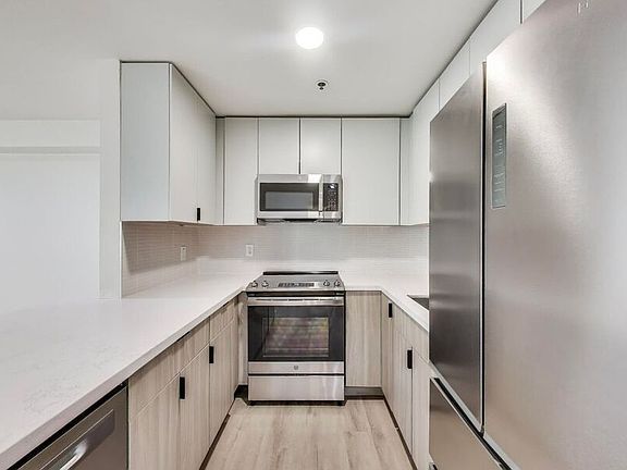 2nd image of 95 41st St APT 201