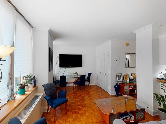 5th image of 400 E 90th St APT 3A
