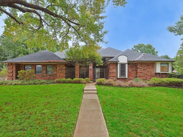 2915 Pitkin Dr, Arlington, TX 76006