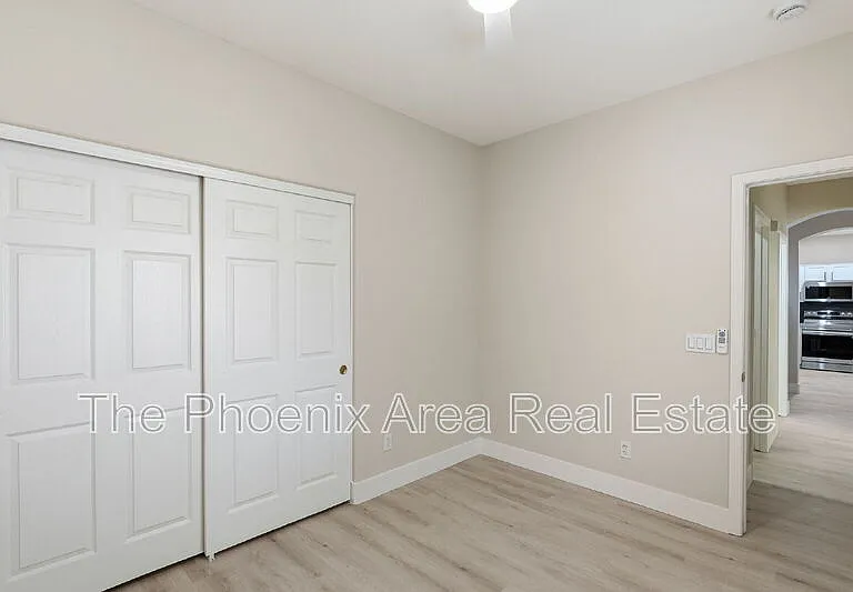 554 E San Carlos Way — Photo 19