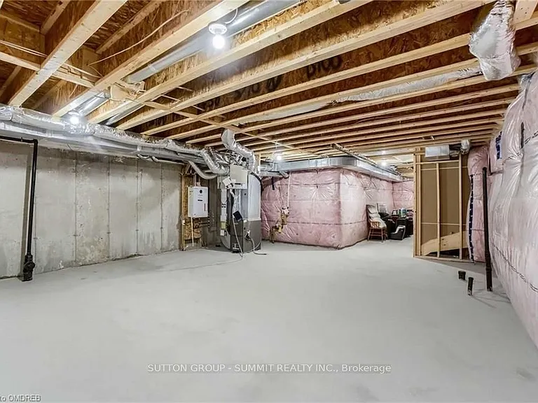 492 Bergamot Ave — Photo 30