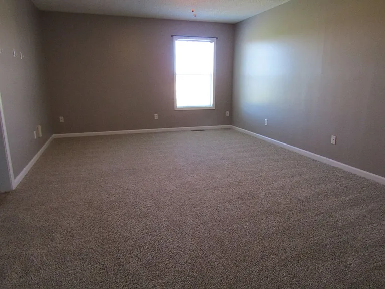 158 Woodmere Dr — Photo 6