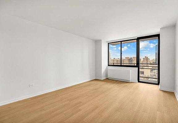 5th image of 200 W 60th St APT 5A