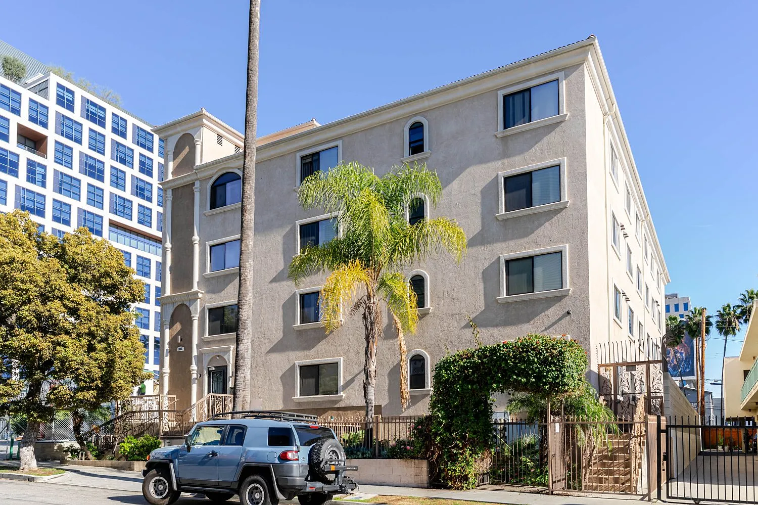 2 bed, 1000 sqft, $2,600 — Photo 1