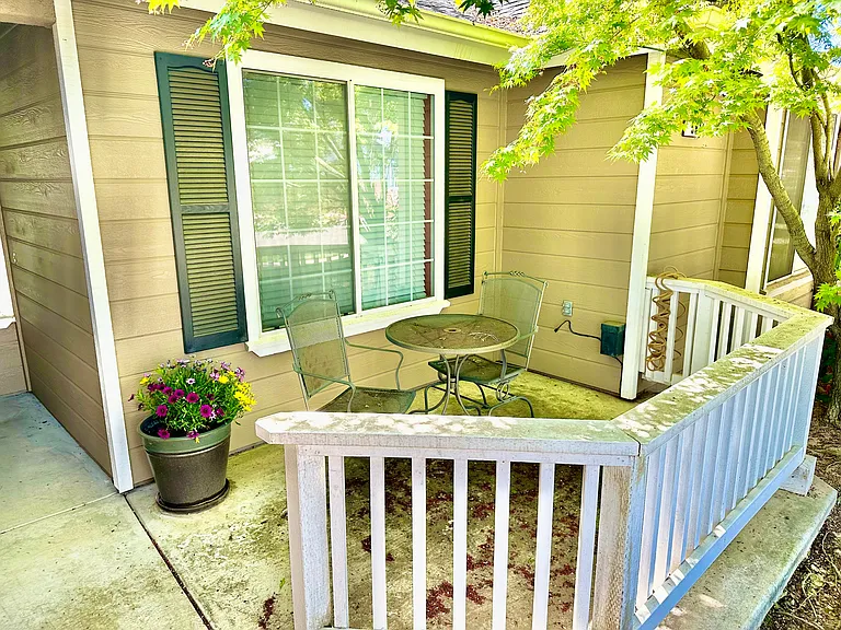 5811 W Fremont Ave — Photo 3