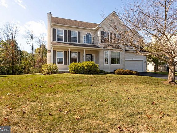 2nd image of 216 Hidden Creek Dr