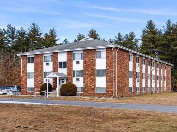5 Turnpike Rd APT 233, Townsend, MA 01469