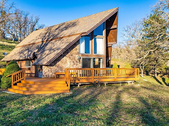 3rd image of 24450 Oaktree Ct