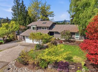 1040 NW Honeywood Pl, Issaquah, WA 98027