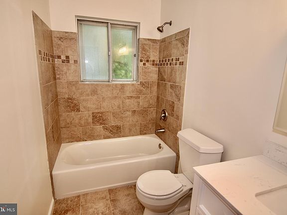 4th image of 536 Pembrooke Ct