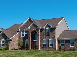 7670 Whirlaway Dr, Saline, MI 48176