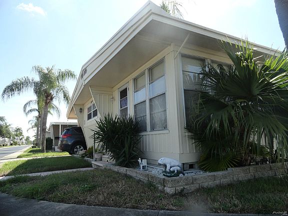 FLORIDA ROOM ENTRANCE