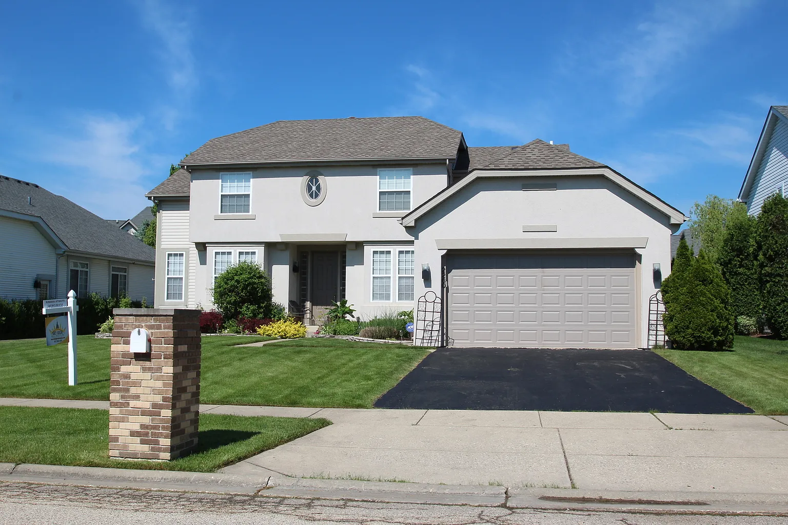 2260 Madiera Ln photo 1