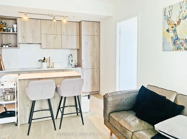 1 Yorkville Ave, Toronto, ON