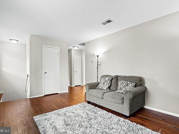 4th image of 3541 Forestdale Ave