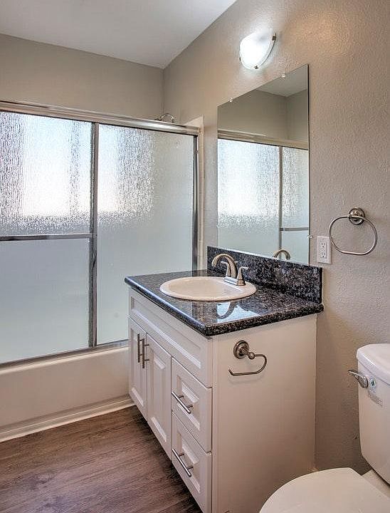 1st image of 1670 W Catalpa Dr #Yk4143m23