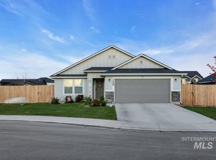1820 SW Sparrow Pl, Mountain Home, ID 83647