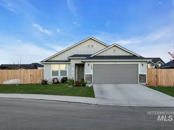 1820 SW Sparrow Pl, Mountain Home, ID 83647