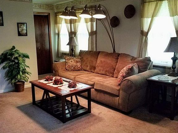4th image of 41 Howard Ave