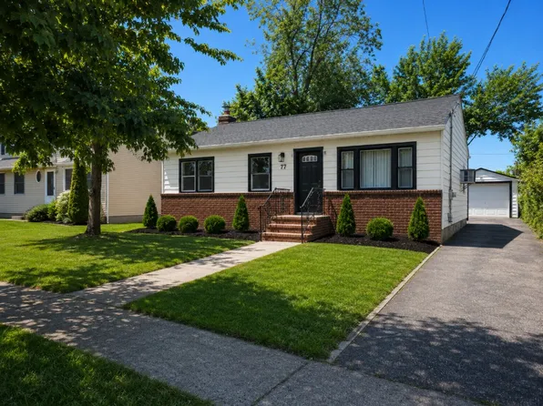 77 4th St, New Hyde Park, NY 11040