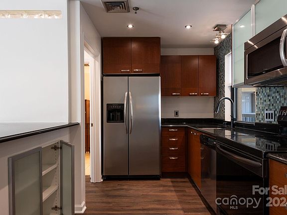 3rd image of 211 Heritage Blvd Ste 504