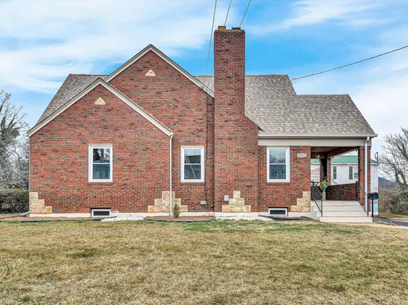 5233 Hawthorne Rd NW, Roanoke, VA 24012