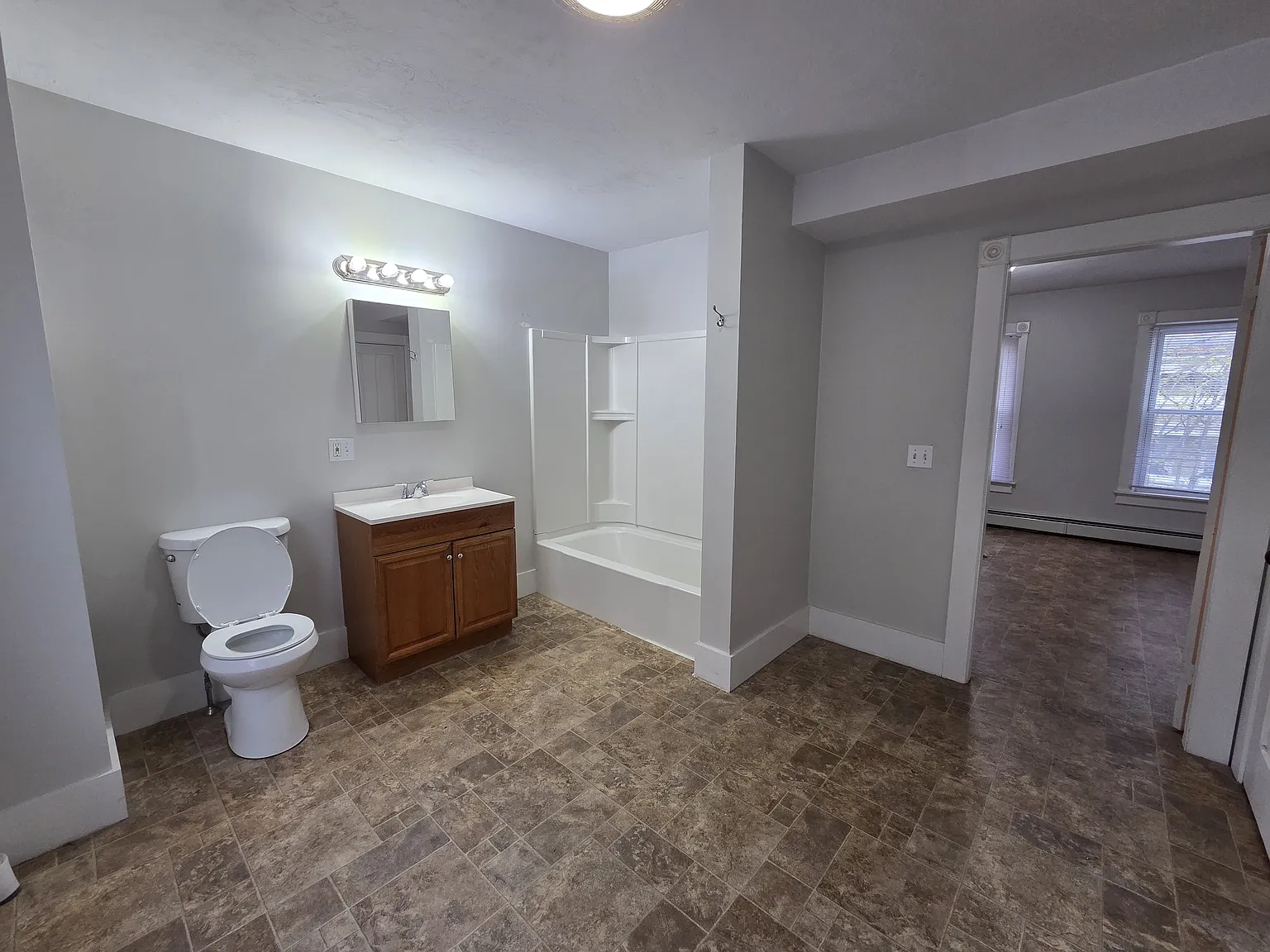 2 bed, $1,600 — Photo 4