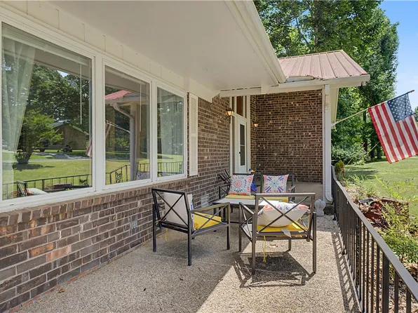 53 Alton Cir, Rogers, AR 72756