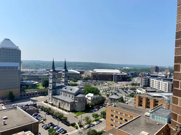 26 10th St W Unit 1907, Saint Paul, MN 55102