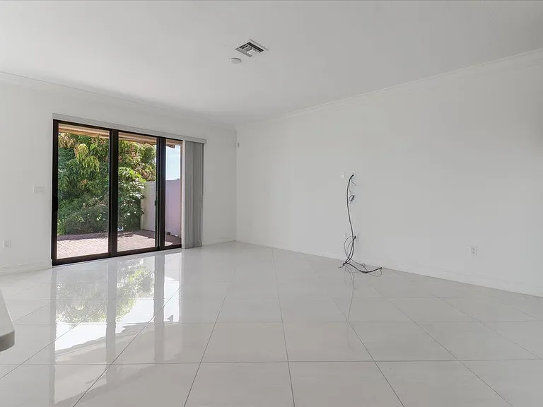 10098 Akenside Dr — Photo 14