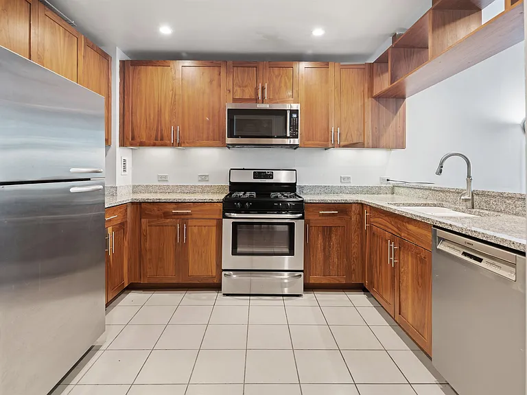 20 Newport Pkwy #1109-JC — Photo 4