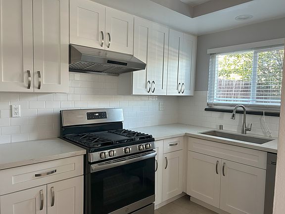 5th image of 7126 Santa Isabel Cir