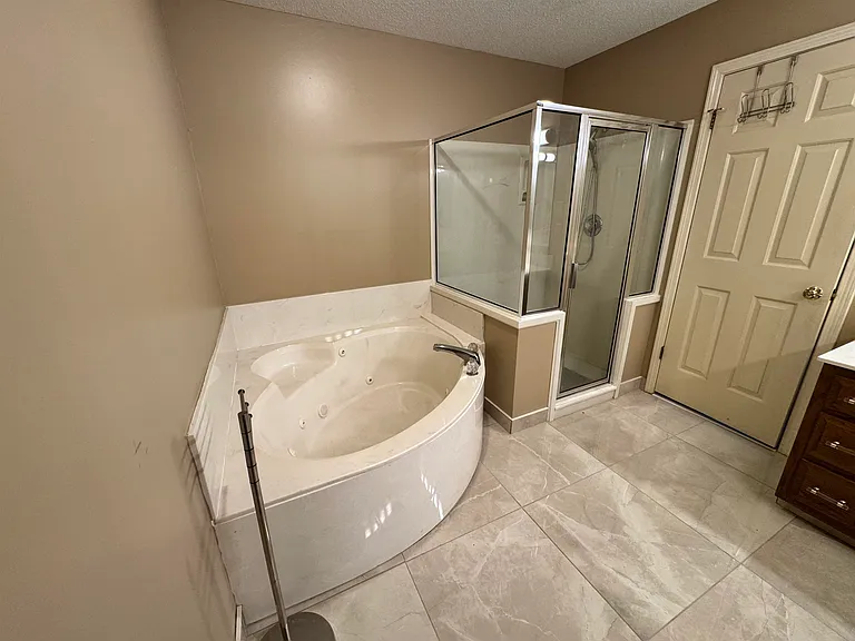 2025 Mount Badon Ln — Photo 7