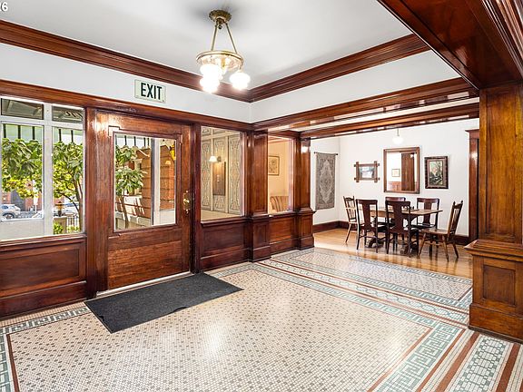 4th image of 2083 NW Johnson St APT 21