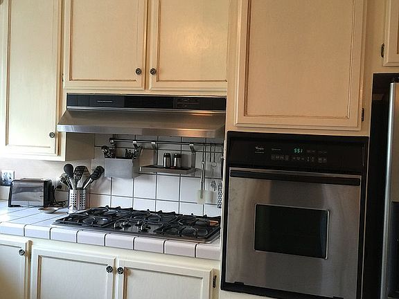 4th image of 851 W A St