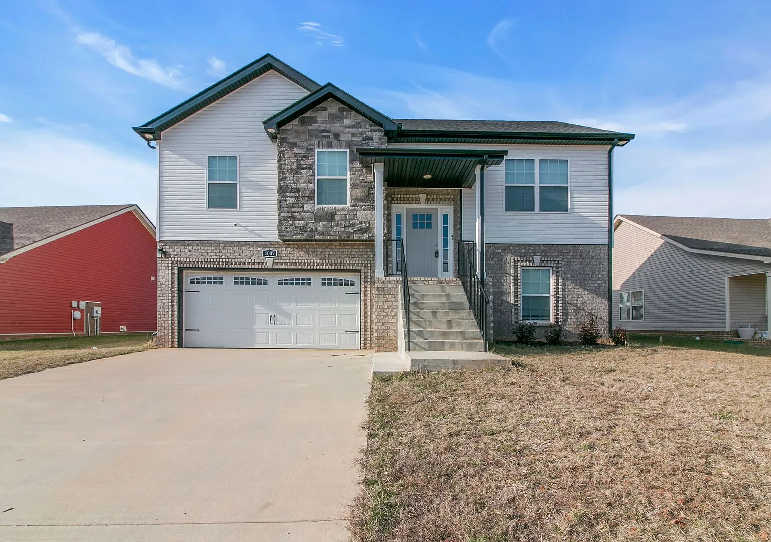 1037 Whitney Dr (For Rent) — Photo 2