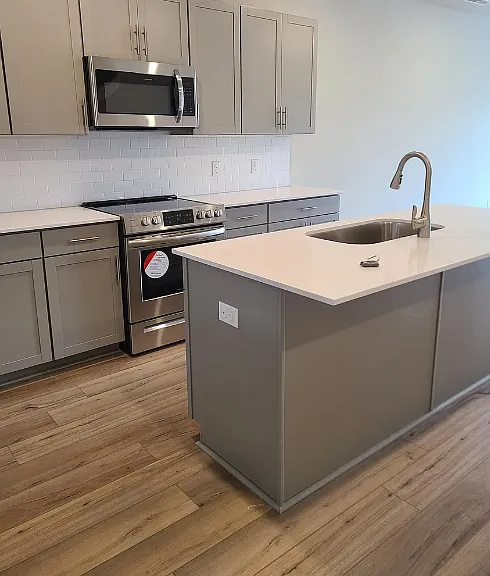383 Casper Dr — Photo 2