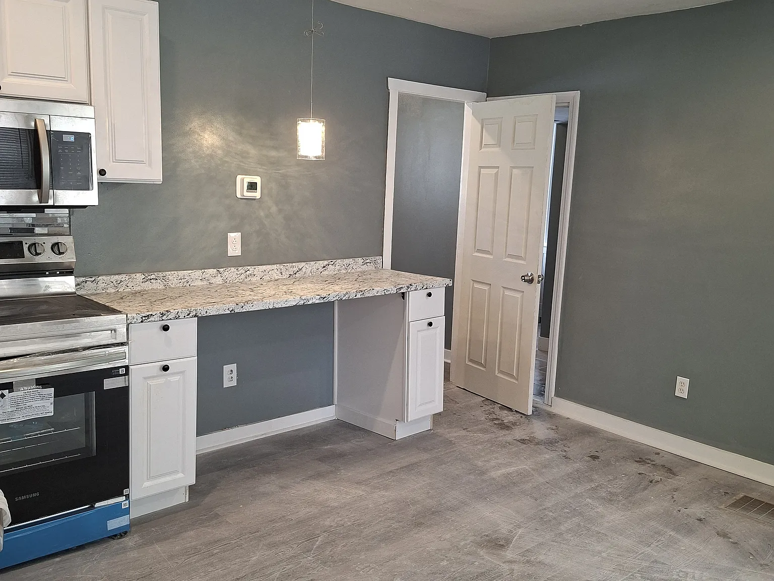 2 bed, 1000 sqft, $2,300 — Photo 2