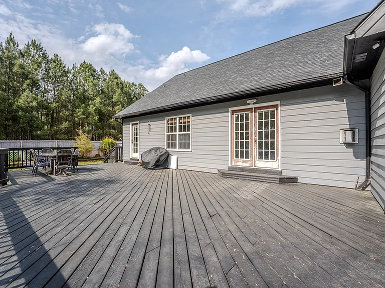 220 Dolphin Dr — Photo 35