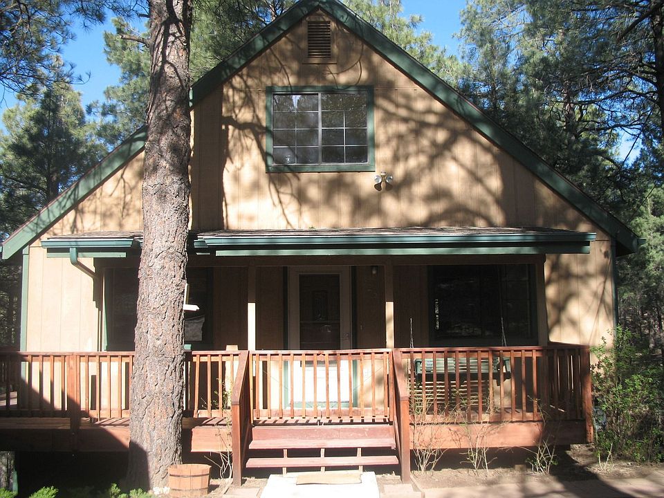 Beautiful Kachina retreat on large, treed lot