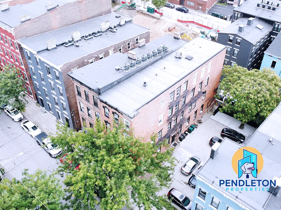 525 E 13th St #4