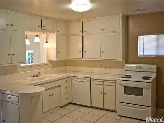 3rd image of 1120 Crismon Ct