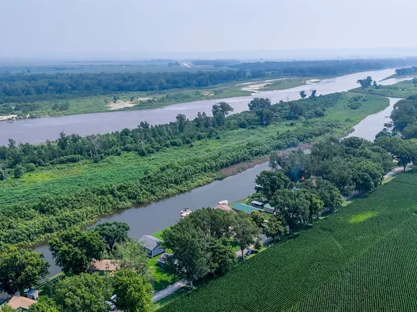 4879 Lake Shore Dr, Tekamah, NE 68061