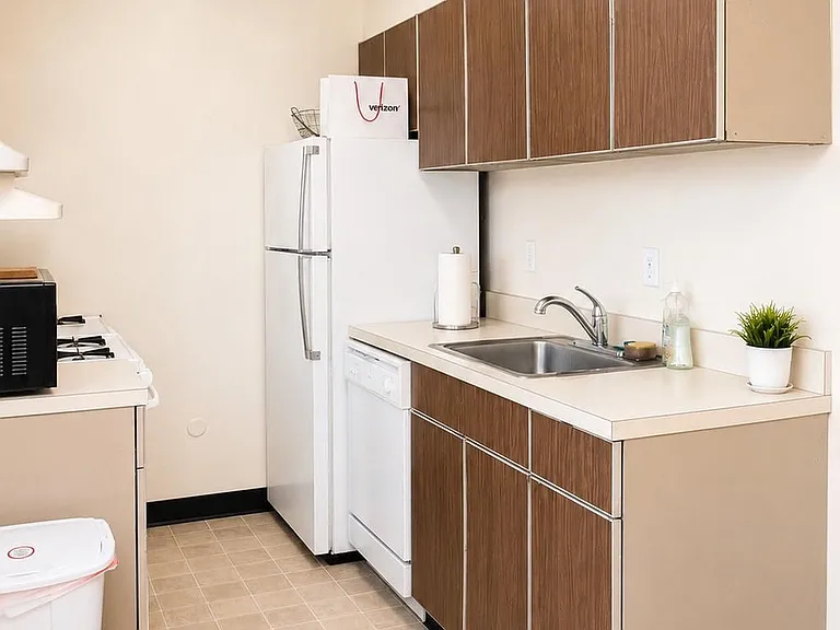 1008 Spruce St #20-5-1 — Photo 4