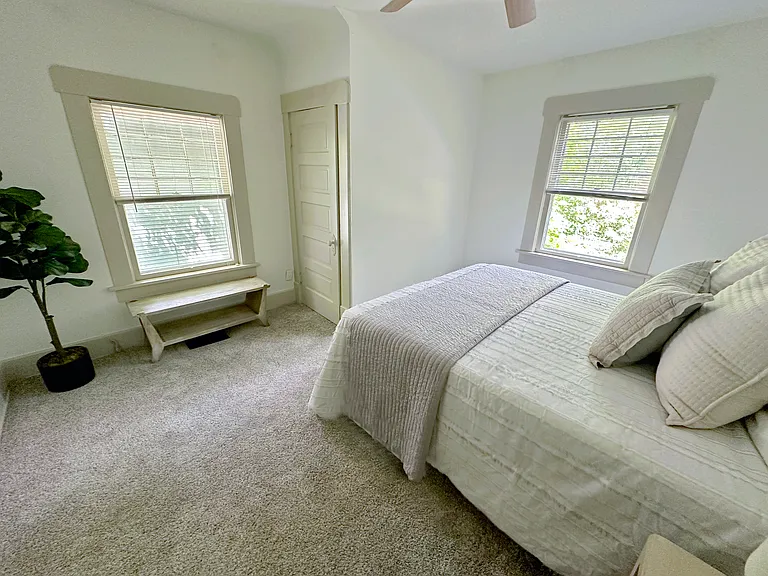181 E Northwood Ave — Photo 23
